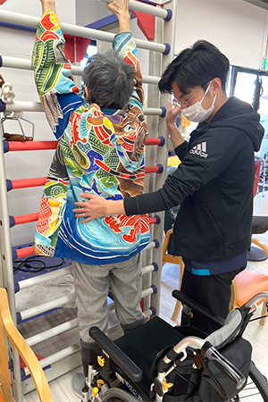 リハビリ強化型デイサービスくさなぎのリハビリの様子